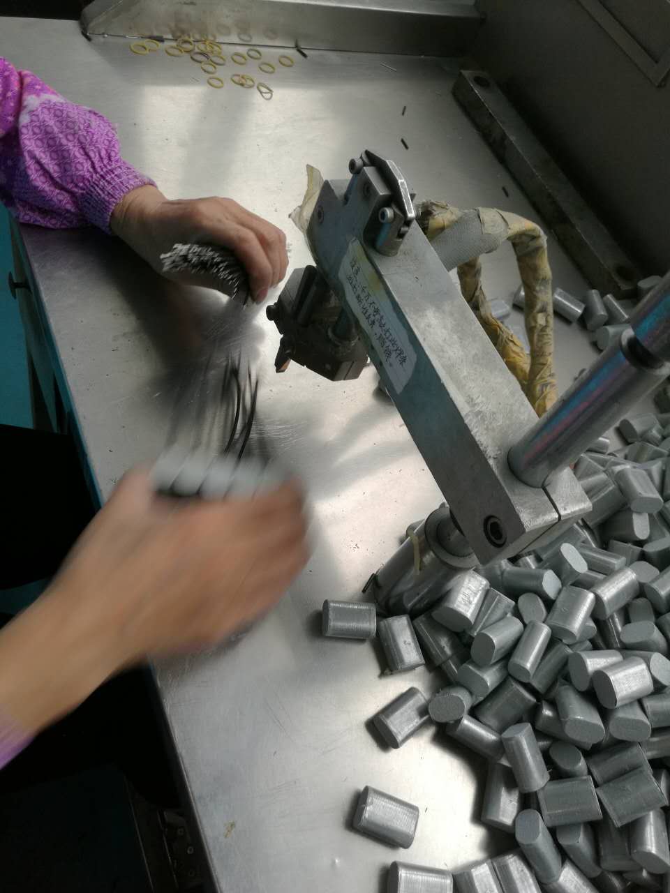 電容生產(chǎn)工藝階段-14目檢 電容生產(chǎn)工藝階段-14目檢